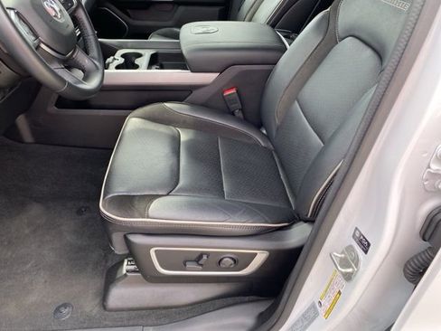 Used 2023 RAM 1500 Laramie AWD/4WD image 16