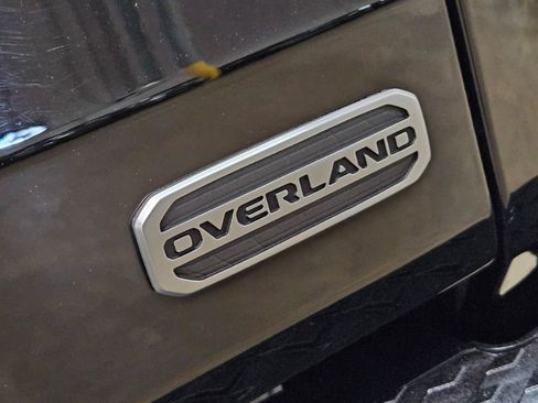 Used 2020 Jeep Gladiator Overland AWD/4WD image 19