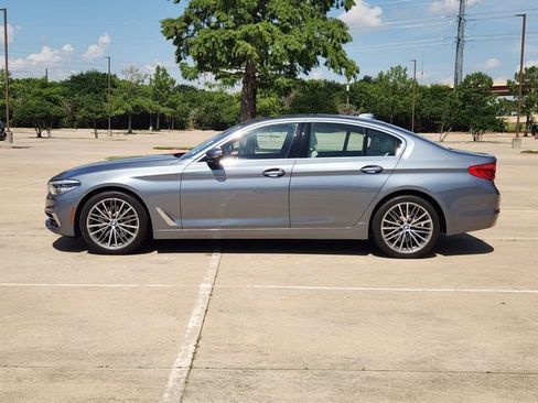 Used 2020 BMW 530i w/ Premium Package RWD image 4