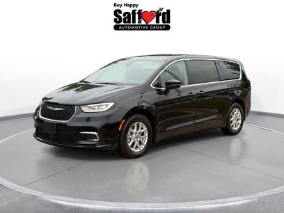 Used 2024 Chrysler Pacifica Touring-L