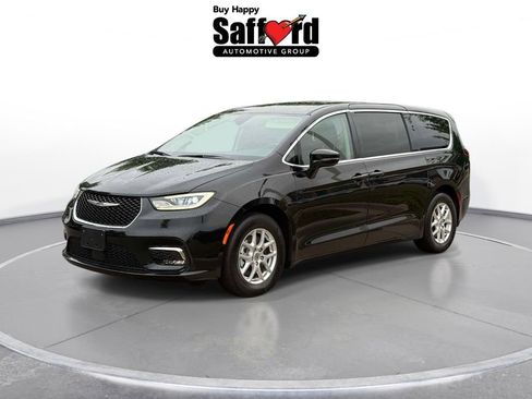 Used 2024 Chrysler Pacifica Touring-L FWD image 1