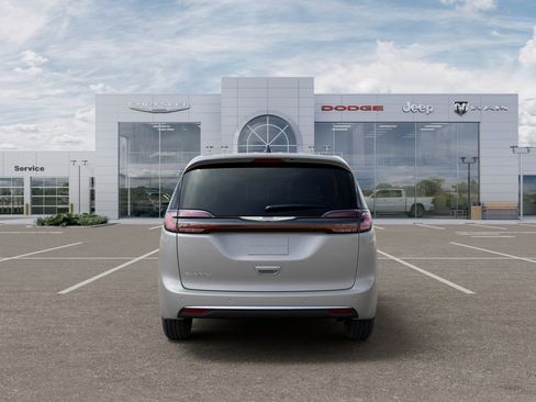 New 2026 Chrysler Pacifica Select FWD image 8