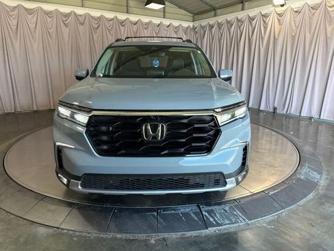 Used 2023 Honda Pilot Elite image 2