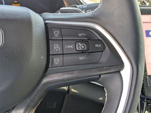 Used 2024 Jeep Grand Cherokee L Limited w/ Luxury Tech Group II image 16