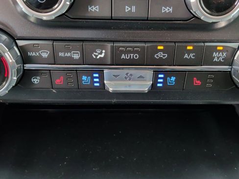 New 2026 Ford F250 Lariat w/ Black Appearance Package image 30