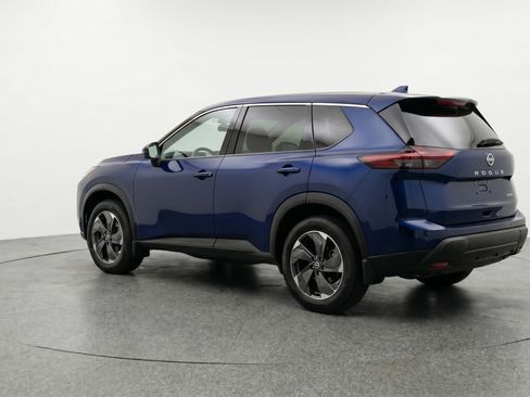 Used 2025 Nissan Rogue SV AWD/4WD image 6