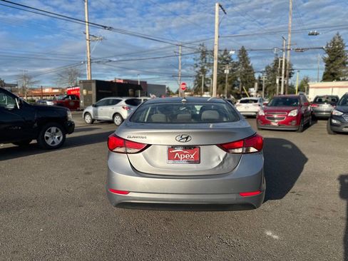 Used 2016 Hyundai Elantra SE FWD image 7