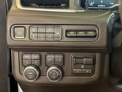 Used 2023 GMC Yukon XL Denali Ultimate AWD/4WD image 19