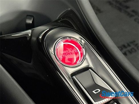 Used 2024 McLaren Artura image 25