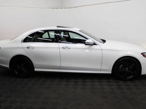Used 2018 Mercedes-Benz E 300 4MATIC w/ Premium 1 Package image 4