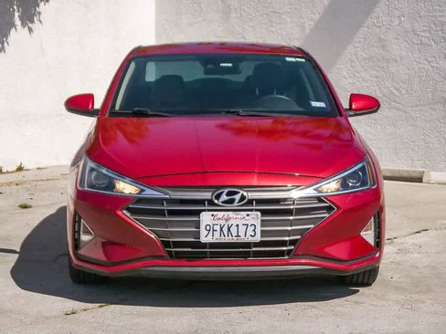 Used 2019 Hyundai Elantra SEL image 2