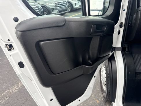 Used 2025 RAM ProMaster 2500 w/ U-Haul Equipment Group FWD image 26