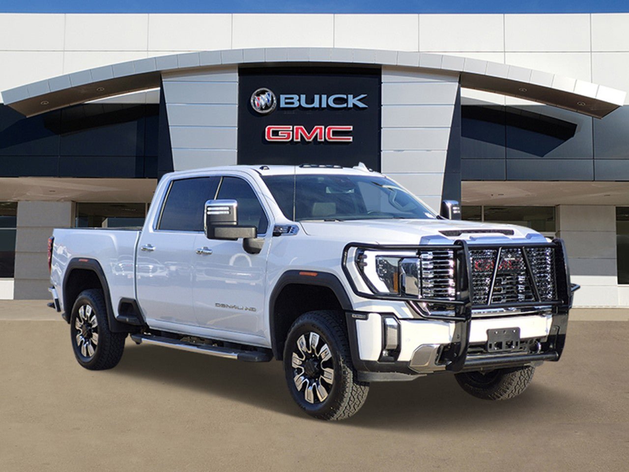 Certified 2025 GMC Sierra 2500 Denali AWD/4WD image 1