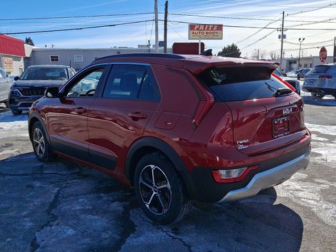 Used 2024 Kia Niro EX image 5