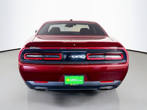 Used 2022 Dodge Challenger SXT RWD image 8