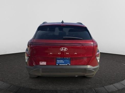 Used 2025 Hyundai Kona SEL image 4