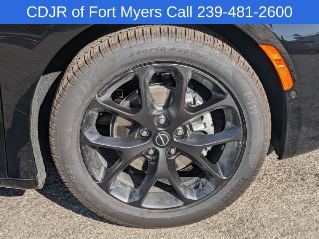 New 2026 Chrysler Pacifica Select FWD image 8
