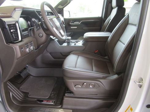 New 2026 GMC Sierra 1500 Denali w/ Denali Reserve Package AWD/4WD image 33