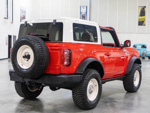 Used 2022 Ford Bronco Outer Banks w/ Sasquatch Package AWD/4WD image 6
