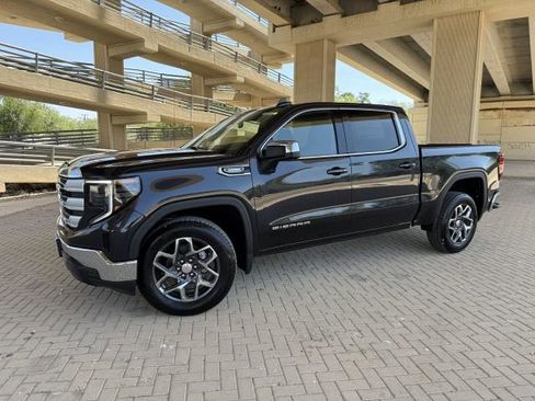 New 2026 GMC Sierra 1500 SLE image 2