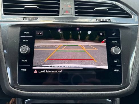 Used 2022 Volkswagen Tiguan SE R-Line AWD/4WD image 20