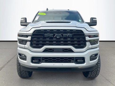 Used 2026 RAM 2500 Limited AWD/4WD image 2