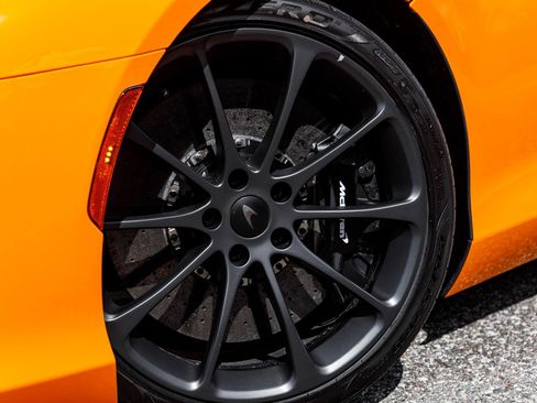New 2026 McLaren Artura RWD image 33
