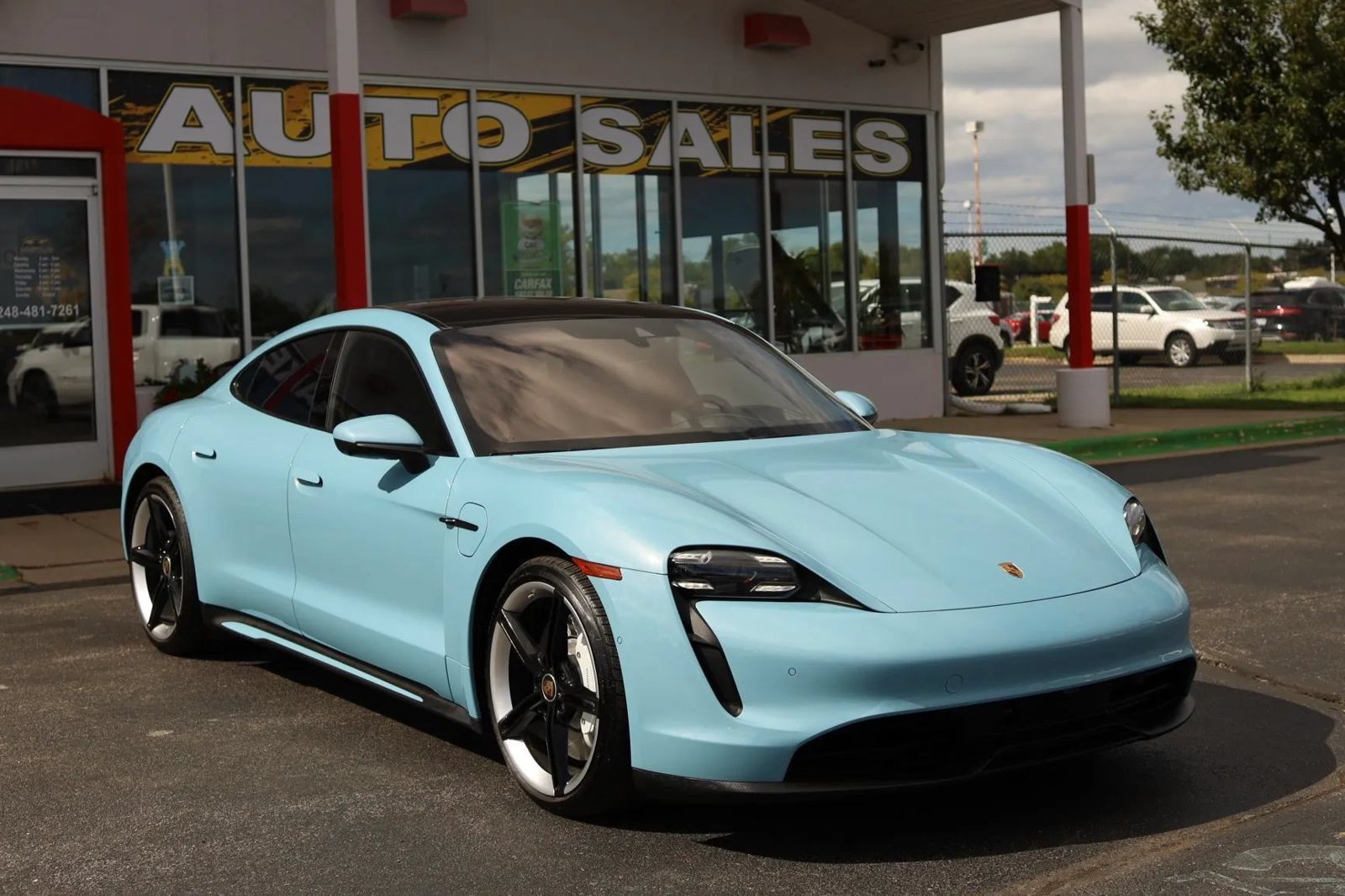 Used 2024 Porsche Taycan 4S AWD/4WD image 3