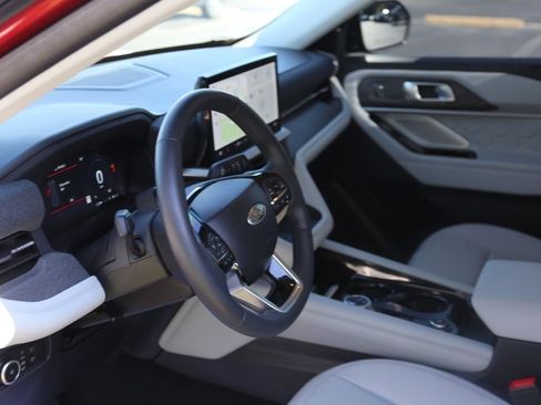 Used 2025 Ford Explorer Platinum w/ Ultimate Package RWD image 9