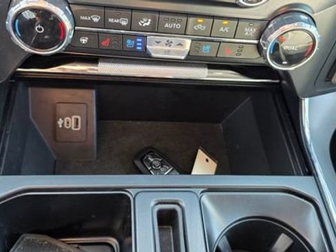 Used 2025 Ford F150 Lariat AWD/4WD image 21