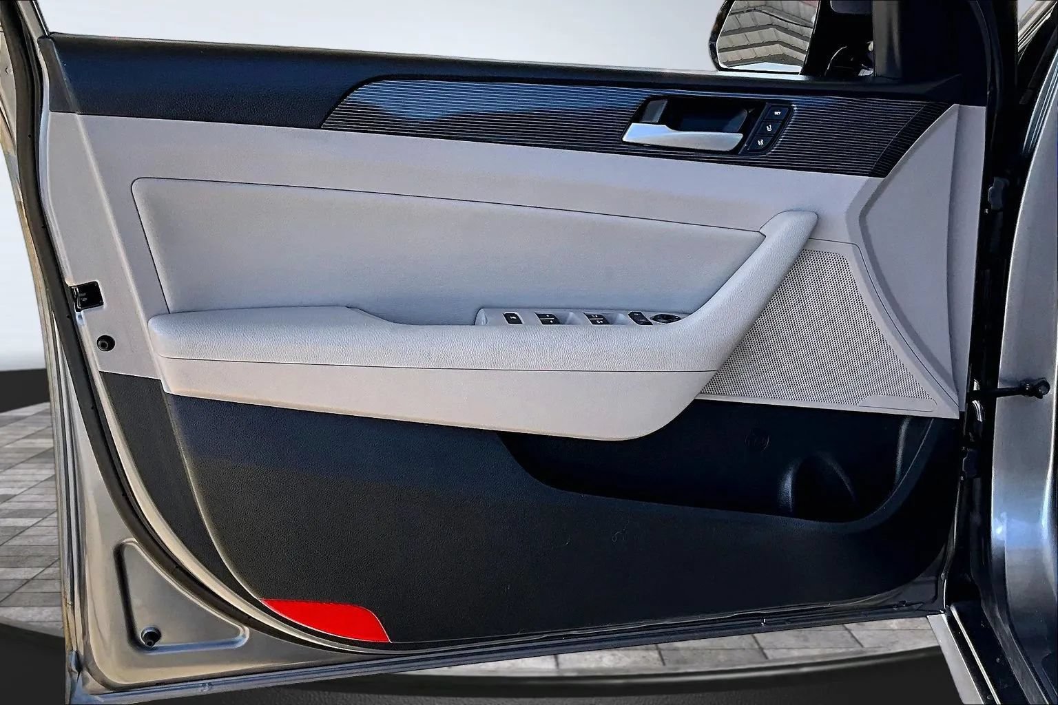 Used 2018 Hyundai Sonata Limited FWD image 17