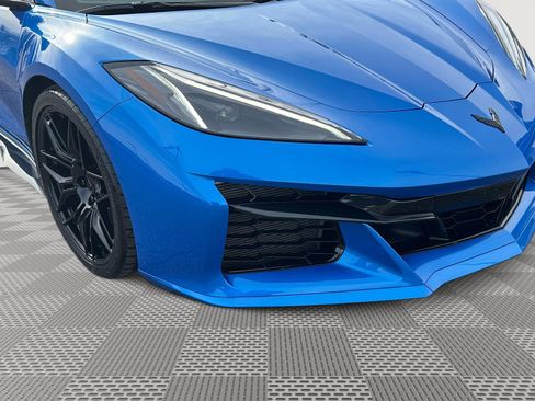 Used 2025 Chevrolet Corvette Z06 image 9