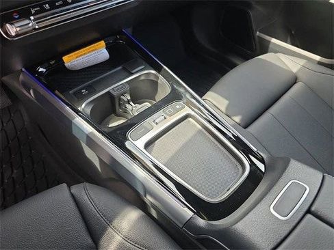 Used 2026 Mercedes-Benz GLB 250 4MATIC image 33