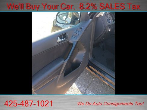 Used 2017 Volkswagen Tiguan S image 10