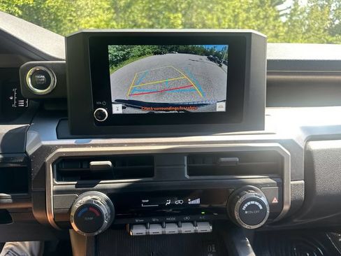 Certified 2025 Toyota 4Runner SR5 AWD/4WD image 39