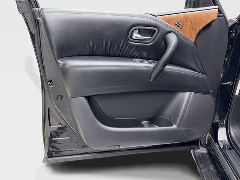 Used 2024 Nissan Armada SL image 30