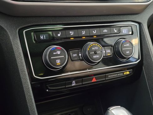 Used 2020 Volkswagen Atlas Cross Sport SEL image 47