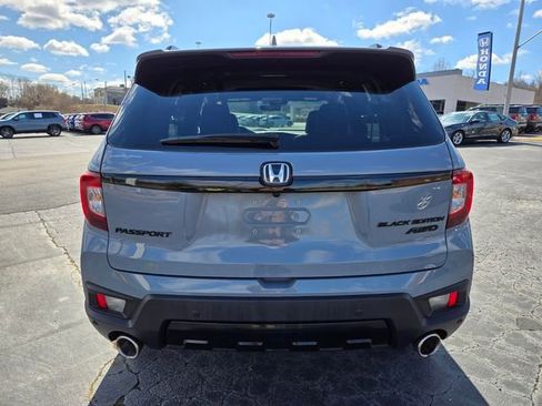 Used 2025 Honda Passport Black Edition image 7