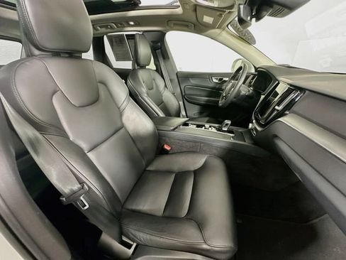 Used 2023 Volvo XC60 B5 Core AWD/4WD image 28