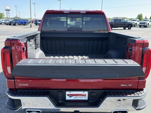 Used 2023 GMC Sierra 1500 SLT w/ SLT Premium Package AWD/4WD image 7