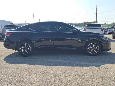 Used 2024 Nissan Sentra SV image 6