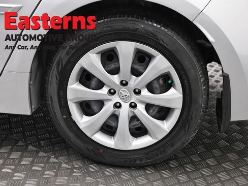 Used 2022 Toyota Corolla LE FWD image 32