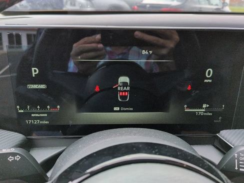 Used 2025 Nissan Kicks SR FWD image 18