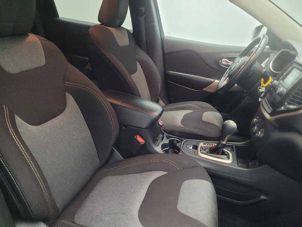 Used 2017 Jeep Cherokee Sport FWD image 21