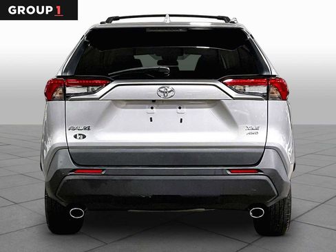 Used 2023 Toyota RAV4 XLE AWD/4WD image 5