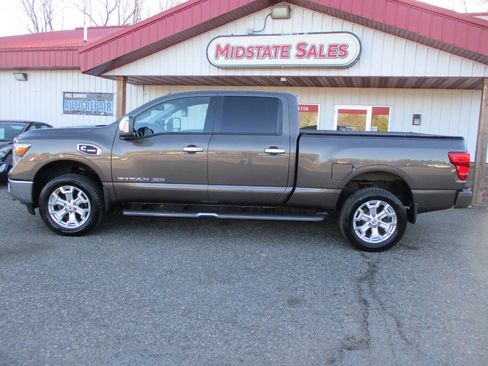 Used 2016 Nissan Titan SL AWD/4WD image 6