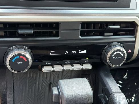 Used 2025 Toyota Tacoma SR5 AWD/4WD image 32