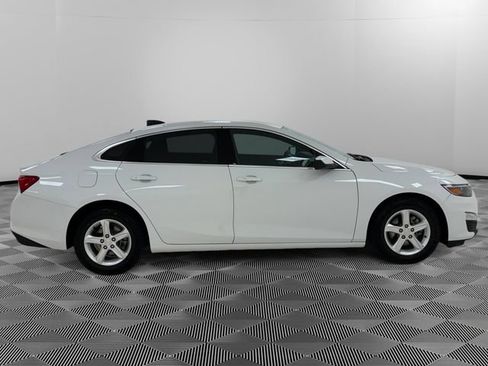 Certified 2022 Chevrolet Malibu LS w/ Driver Confidence Package II FWD image 6