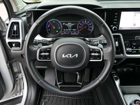 Used 2022 Kia Sorento S FWD image 21