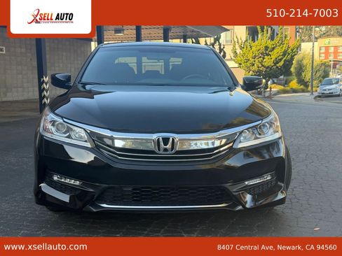Used 2017 Honda Accord Sport image 2
